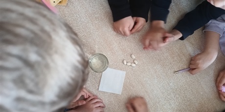 Powiększ grafikę: tydzien-eksperymentow-w-bursztynowym-domku-projekt-edukacyjny-maly-badacz-i-odkrywca-cz-ii-687867.jpg