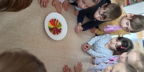 Powiększ grafikę: tydzien-eksperymentow-w-bursztynowym-domku-projekt-edukacyjny-maly-badacz-i-odkrywca-cz-ii-687880.jpg