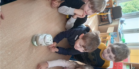 Powiększ grafikę: tydzien-eksperymentow-w-bursztynowym-domku-projekt-edukacyjny-maly-badacz-i-odkrywca-cz-ii-687885.jpg