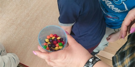 Powiększ grafikę: tydzien-eksperymentow-w-bursztynowym-domku-projekt-edukacyjny-maly-badacz-i-odkrywca-cz-ii-687894.jpg