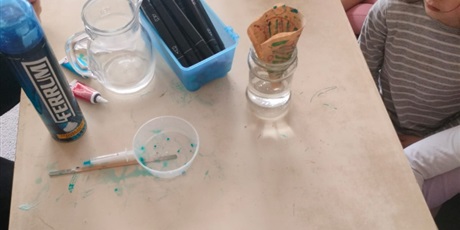 Powiększ grafikę: tydzien-eksperymentow-w-bursztynowym-domku-projekt-edukacyjny-maly-badacz-i-odkrywca-cz-ii-687899.jpg