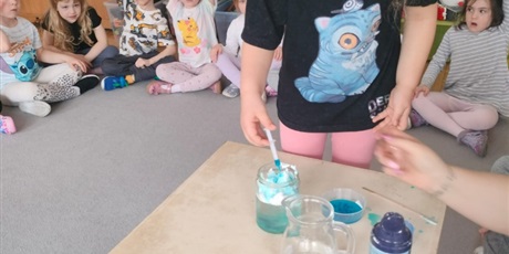 Powiększ grafikę: tydzien-eksperymentow-w-bursztynowym-domku-projekt-edukacyjny-maly-badacz-i-odkrywca-cz-ii-687906.jpg