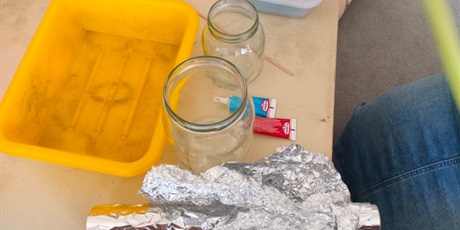 Powiększ grafikę: tydzien-eksperymentow-w-bursztynowym-domku-projekt-edukacyjny-maly-badacz-i-odkrywca-cz-ii-687907.jpg