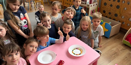 Powiększ grafikę: tydzien-eksperymentow-w-bursztynowym-domku-projekt-edukacyjny-maly-badacz-i-odkrywca-cz-ii-687921.jpg