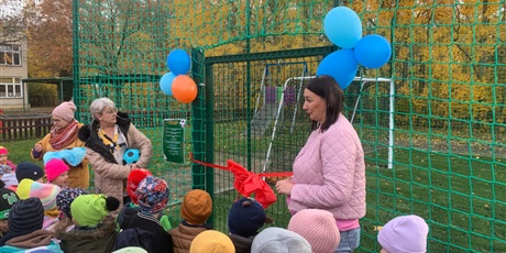 Powiększ grafikę: uroczyste-otwarcie-przedszkolnego-boiska-652878.jpg