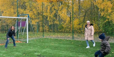 Powiększ grafikę: uroczyste-otwarcie-przedszkolnego-boiska-652882.jpg