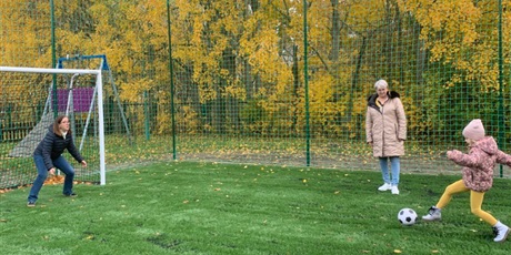 Powiększ grafikę: uroczyste-otwarcie-przedszkolnego-boiska-652883.jpg