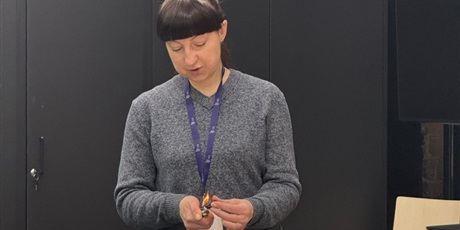 Powiększ grafikę: warsztaty-amber-lab-w-muzeum-bursztynu-grupa-vi-koniki-morskie-689624.jpg