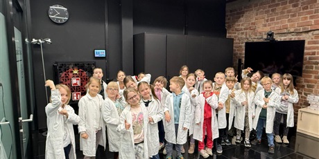 Powiększ grafikę: warsztaty-amber-lab-w-muzeum-bursztynu-grupa-vi-koniki-morskie-689638.jpg