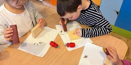 Powiększ grafikę: warsztaty-konstrukcyjne-w-gr-vi-koniki-morskie-659052.jpg