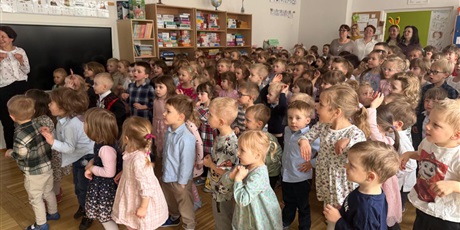 Powiększ grafikę: wielkanocne-sniadanie-w-bursztynowym-domku-685666.jpg