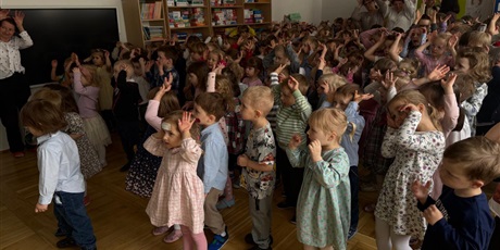 Powiększ grafikę: wielkanocne-sniadanie-w-bursztynowym-domku-685667.jpg