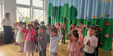 Powiększ grafikę: wielkanocne-sniadanie-w-bursztynowym-domku-685668.jpg