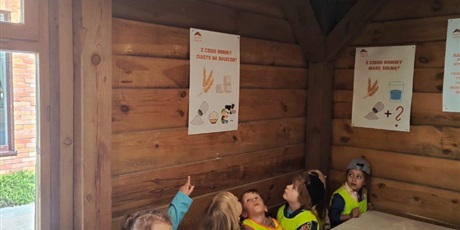 Powiększ grafikę: wycieczka-autokarowa-do-gospodarstwa-u-rychertow-gr-ii-delfinki-iv-foczki-v-marynarze-vii-bursztynki-696285.jpg