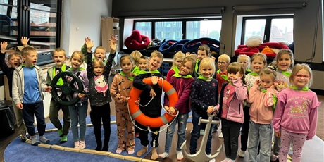 Powiększ grafikę: wycieczka-do-europejskiego-centrum-solidarnosci-na-warsztaty-dzien-w-stoczni-gr-vi-koniki-morskie-644803.jpg