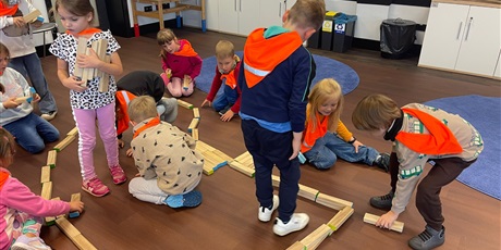 Powiększ grafikę: wycieczka-do-europejskiego-centrum-solidarnosci-na-warsztaty-dzien-w-stoczni-gr-vii-bursztynki-644820.jpg