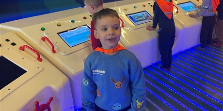 Powiększ grafikę: wycieczka-do-europejskiego-centrum-solidarnosci-na-warsztaty-dzien-w-stoczni-gr-vii-bursztynki-644823.jpg