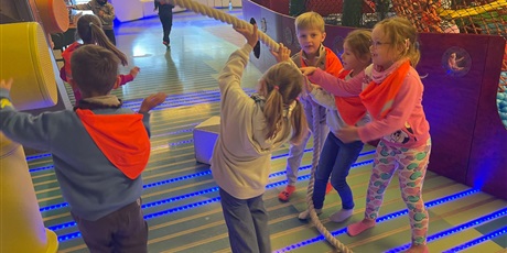 Powiększ grafikę: wycieczka-do-europejskiego-centrum-solidarnosci-na-warsztaty-dzien-w-stoczni-gr-vii-bursztynki-644832.jpg