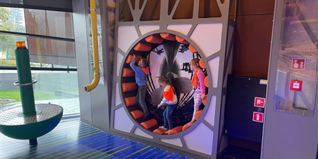 Powiększ grafikę: wycieczka-do-europejskiego-centrum-solidarnosci-na-warsztaty-dzien-w-stoczni-gr-vii-bursztynki-644833.jpg