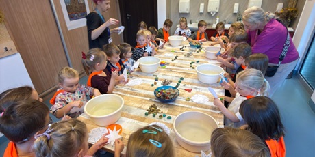 Powiększ grafikę: wycieczka-do-okm-co-plywa-co-tonie-gr-v-marynarze-649157.jpg