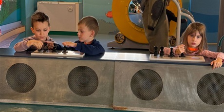 Powiększ grafikę: wycieczka-do-okm-co-plywa-co-tonie-gr-v-marynarze-649167.jpg