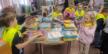 Powiększ grafikę: wyjscie-do-biblioteki-na-chelmie-gr-vii-marynarze-716357.jpg
