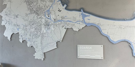 Powiększ grafikę: wyjscie-do-instytutu-kultury-miejskiej-gr-vii-bursztynki-613880.jpg