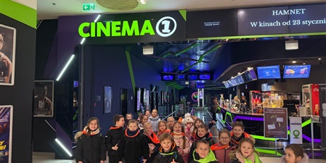 Wyjście do kina na seans „Orzełek Iggy” - grupa VI „Koniki Morskie”