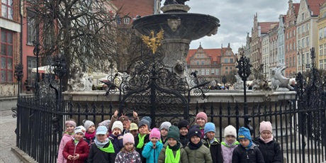 Powiększ grafikę: wyjscie-do-ratusza-warsztaty-mala-historia-zabytku-gr-v-marynarze-687817.jpg