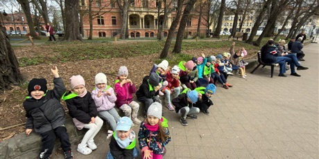 Powiększ grafikę: wyjscie-do-ratusza-warsztaty-mala-historia-zabytku-gr-v-marynarze-687819.jpg