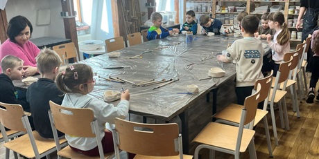 Powiększ grafikę: wyjscie-do-sztukarium-gr-vii-bursztynki-680531.jpg