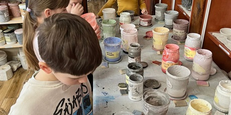 Powiększ grafikę: wyjscie-do-sztukarium-gr-vii-bursztynki-680532.jpg