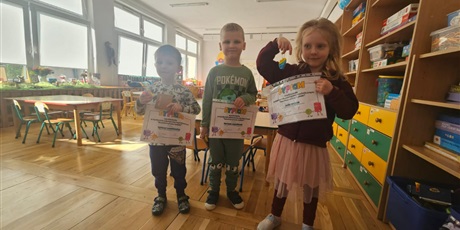 Powiększ grafikę: wyniki-przedszkolnego-konkursu-plastyczno-technmicznego-geometryczne-cudaki-679055.jpg