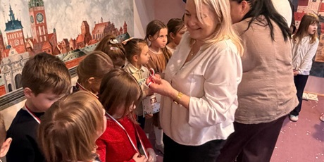 Powiększ grafikę: wystep-grupy-vi-koniki-morskie-na-ii-morenowym-przegladzie-teatrzykow-dzieciecych-w-przedszkolu-nr-74-lesny-zakatek-676311.jpg