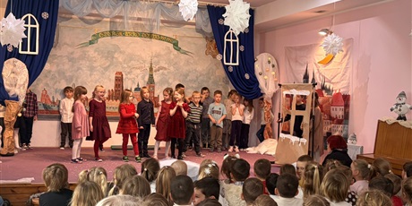 Powiększ grafikę: wystep-grupy-vi-koniki-morskie-na-ii-morenowym-przegladzie-teatrzykow-dzieciecych-w-przedszkolu-nr-74-lesny-zakatek-676314.jpg