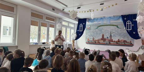 Powiększ grafikę: wystep-grupy-vi-koniki-morskie-na-ii-morenowym-przegladzie-teatrzykow-dzieciecych-w-przedszkolu-nr-74-lesny-zakatek-676318.jpg