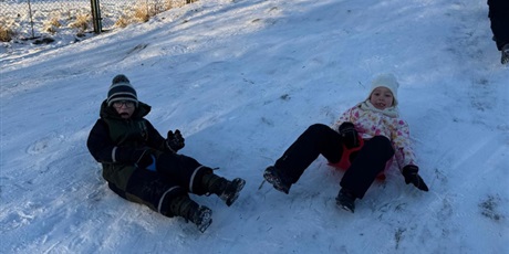 Powiększ grafikę: zabawy-na-sniegu-669426.jpg