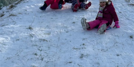 Powiększ grafikę: zabawy-na-sniegu-669436.jpg