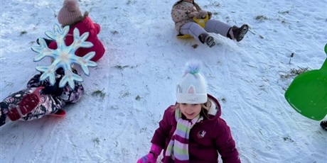 Powiększ grafikę: zabawy-na-sniegu-669437.jpg