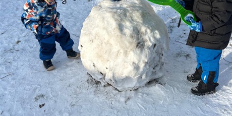 Powiększ grafikę: zabawy-na-sniegu-669438.jpg