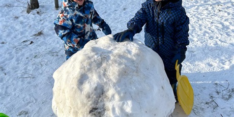 Powiększ grafikę: zabawy-na-sniegu-669439.jpg