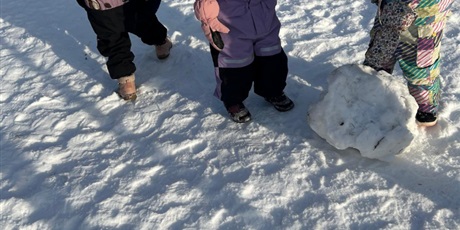 Powiększ grafikę: zabawy-na-sniegu-669440.jpg