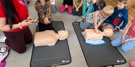 Zajęcia z pierwszej pomocy - gr.VI-Koniki Morskie