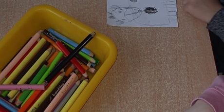 Powiększ grafikę: zajecia-z-tata-anthonego-z-grupy-iii-gdanskie-lwiatka-zapoznanie-dzieci-z-kultura-kolumbii-i-jezykiem-hiszpanskim-674444.jpg